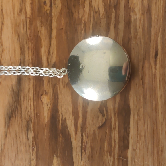 Aroma Diffuser Necklace - Picture 5 of 7